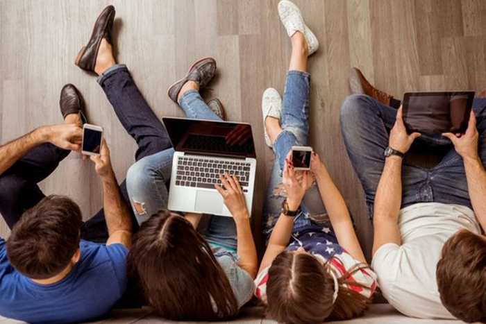 Tren Media Sosial Yang Viral Di Kalangan Anak Muda